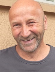 Portraitfoto Werner Schmidt